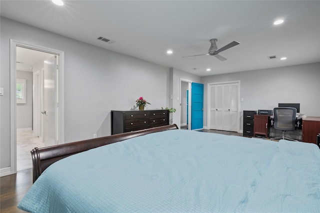 bedroom with visible vents, recessed lighting, and baseboards