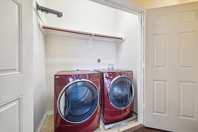 2707 Kings Retreat Cir, Kingwood, TX 77345 - laundry area featuring baseboards, laundry area, and independent washer and dryer