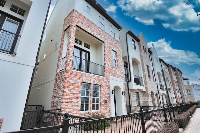 9443 Fannin St, Houston, TX 77045 - view of property with a residential view
