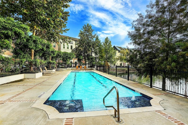 9443 Fannin St, Houston, TX 77045 - community pool with fence and a patio