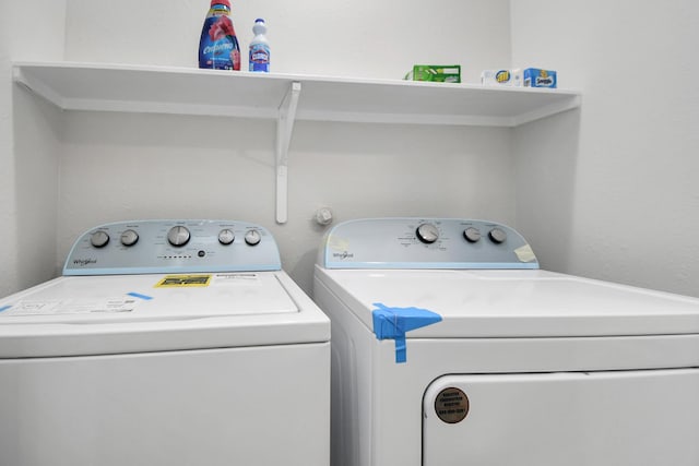 8102 Rhobell St, Houston, TX 77078 - laundry area with laundry area and independent washer and dryer