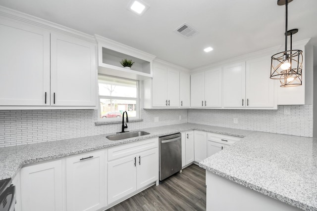 kitchen featuring visible vents, a sink, white cabinetry, and stainless steel appliances