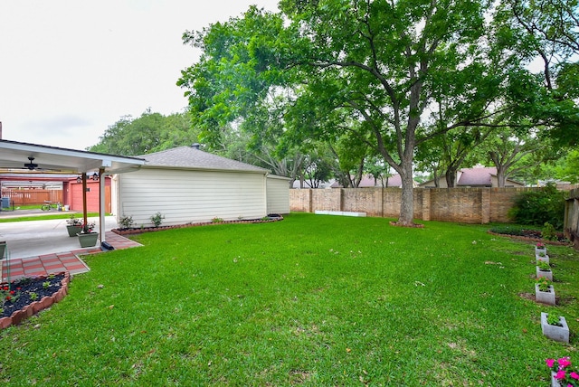 2814 River Birch Dr, Sugar Land, TX 77479 - view of yard featuring a fenced backyard