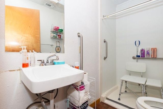 1817 Mcdaniel St, Houston, TX 77093 - full bathroom with toilet, visible vents, and a shower stall