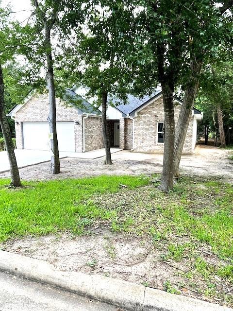 1112 Holly Springs Dr, Huntsville, TX 77320 - photo 1