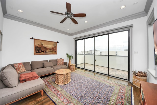 403 W Pierce St W, Houston, TX 77019 - living area featuring wood finished floors, crown molding, ceiling fan, and recessed lighting
