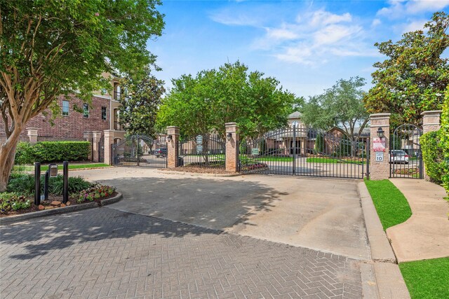 7824 Stoneyway Dr, Houston, TX 77040 - view of gate with fence
