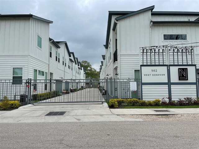 527 Marcella St, Houston, TX 77091