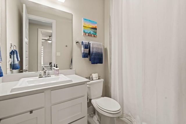 720 Serenity View Ln, Katy, TX 77493 - full bath with vanity, ceiling fan, a shower with curtain, and toilet