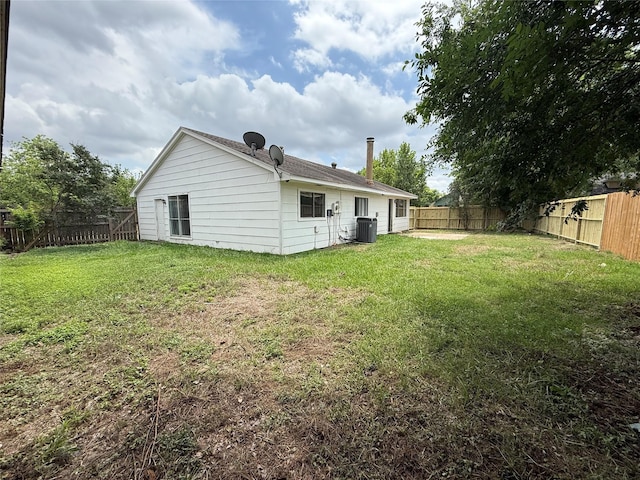 6410 Rancho Blanco Ct, Houston, TX 77083 - rear view of property featuring cooling unit