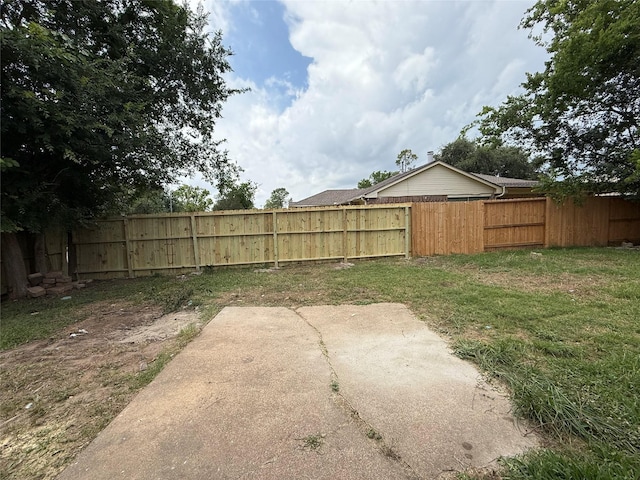 6410 Rancho Blanco Ct, Houston, TX 77083 - fenced backyard featuring a patio area