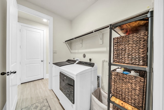 32927 Franklin Brooks Dr, Brookshire, TX 77423 - laundry room with laundry area, recessed lighting, baseboards, and independent washer and dryer