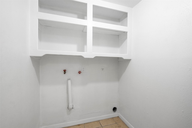 4027 Brookhead Trl, Houston, TX 77066 - clothes washing area featuring hookup for an electric dryer, laundry area, hookup for a gas dryer, and baseboards