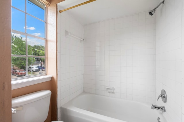 4027 Brookhead Trl, Houston, TX 77066 - bathroom featuring toilet and washtub / shower combination