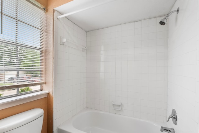 4027 Brookhead Trl, Houston, TX 77066 - full bath featuring toilet and bathtub / shower combination