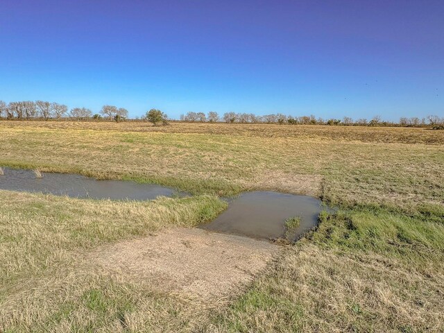 000 County Road 8, Guy, TX 77444