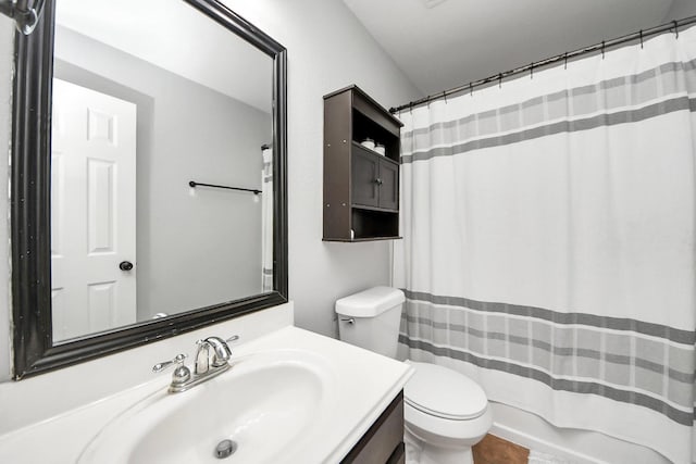 15519 Hensen Creek Dr, Houston, TX 77086 - full bath featuring vanity, toilet, and curtained shower