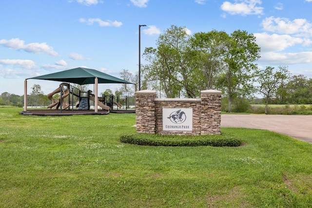 21610 Chenango Lake Dr, Angleton, TX 77515