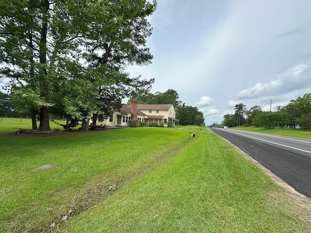 view of front of house with a front lawn