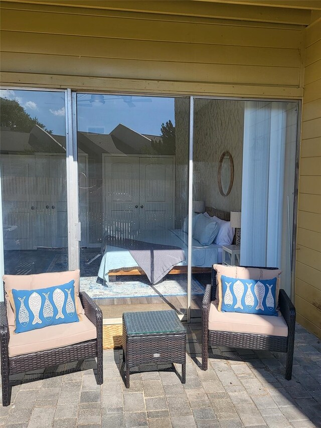 3922 Lakewood Dr, Montgomery, TX 77356 - view of patio