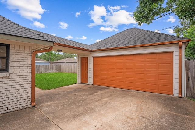 2611 Teague Rd, Houston, TX 77080 - garage with fence
