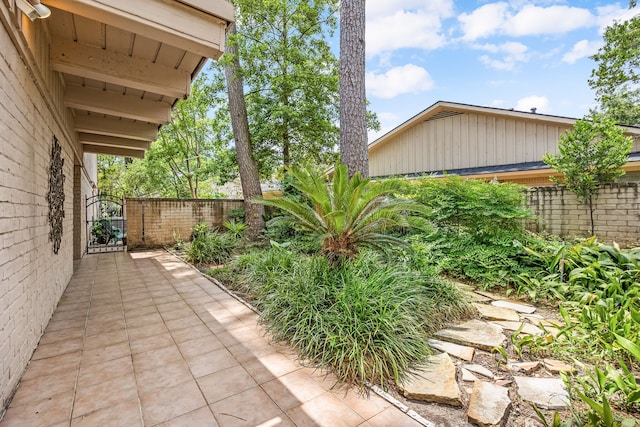6303 Pebble Beach Dr, Houston, TX 77069 - view of yard with fence and a gate