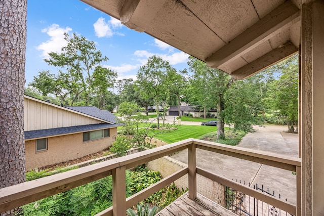 6303 Pebble Beach Dr, Houston, TX 77069 - view of wooden deck