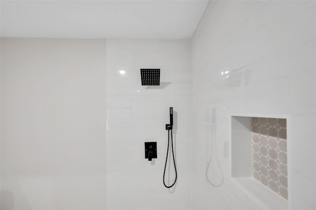 409 24th Ave N, Texas City, TX 77590 - bathroom view of tiled shower