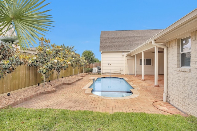 11406 Carson Ave, Pearland, TX 77584 - view of swimming pool with a fenced backyard, a fenced in pool, a patio, and a ceiling fan