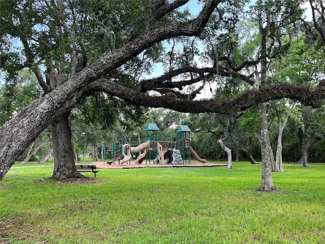 32526 Bayou Bnd, Richwood, TX 77515