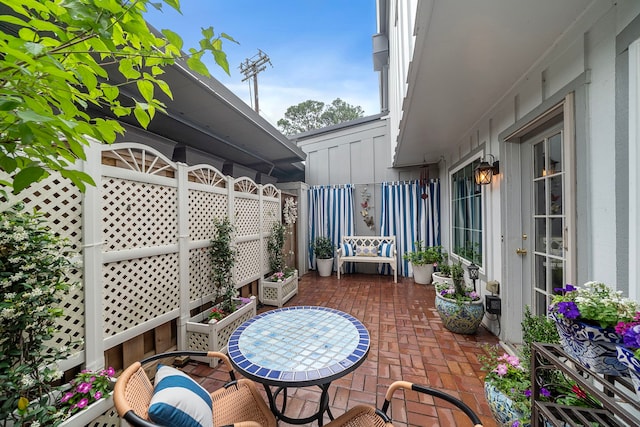 8944 Chatsworth Dr, Houston, TX 77024 - view of patio / terrace with fence
