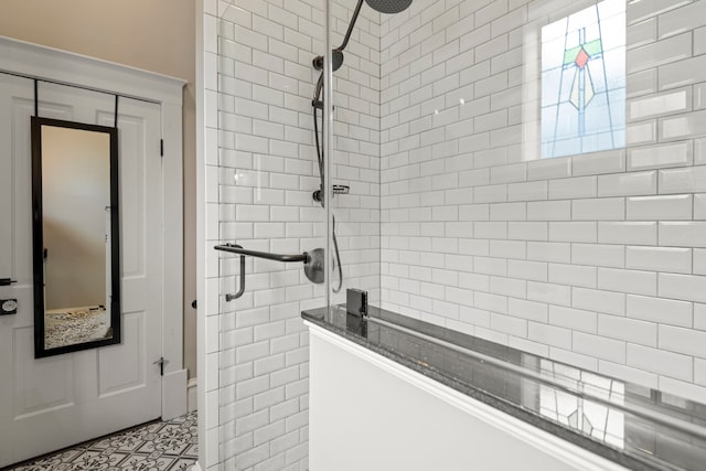 1708 Shearn St, Houston, TX 77007 - full bath with tiled shower