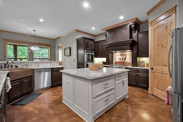 9948 Roda Dr, Conroe, TX 77303 - kitchen featuring a sink, appliances with stainless steel finishes, tasteful backsplash, and finished concrete floors