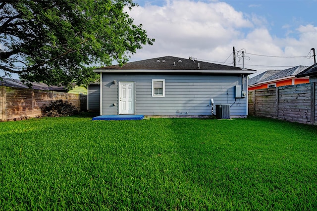 7315 Palestine St, Houston, TX 77020 - rear view of property with central AC
