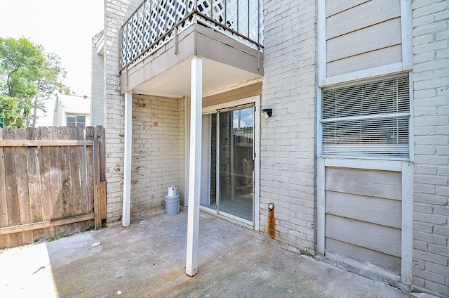 1950 Spenwick Dr Unit 302, Houston, TX 77055 - view of patio / terrace with fence and a balcony