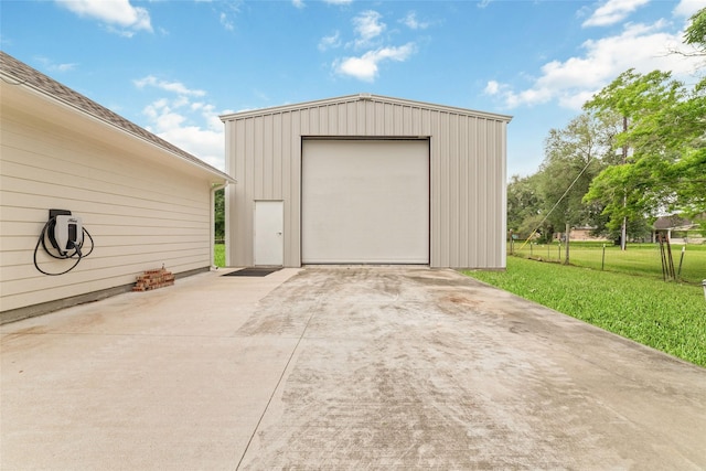 6820 Cemetary Rd, Manvel, TX 77578 - detached garage with concrete driveway