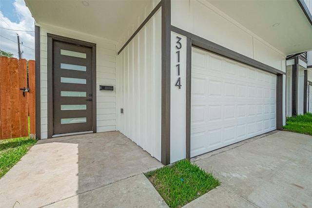 3114 Orange St, Houston, TX 77020 - doorway to property featuring a garage