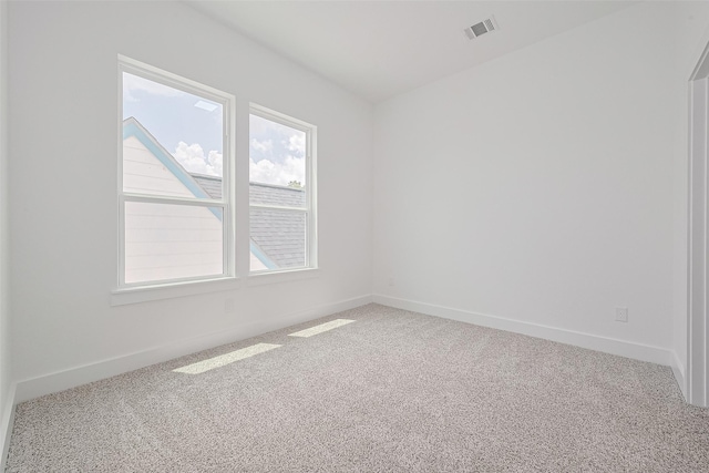 3114 Orange St, Houston, TX 77020 - unfurnished room featuring visible vents, baseboards, and carpet floors