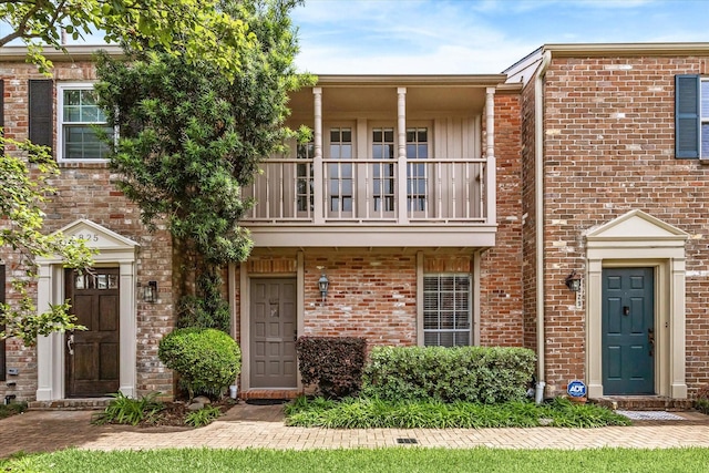 5827 Valley Forge Dr Unit 83, Houston, TX 77057 - multi unit property featuring a balcony and brick siding