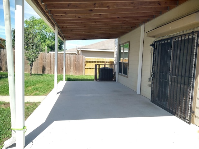 811 Sweet Flower Dr, Houston, TX 77073 - view of patio / terrace with a carport