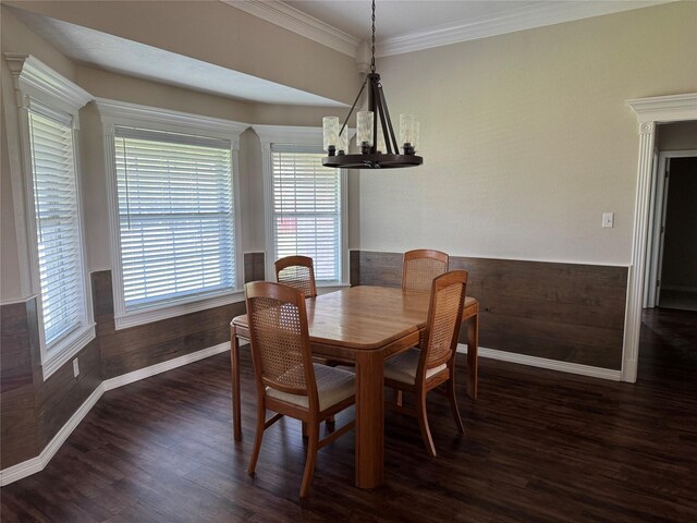 13796 County Road 318, Navasota, TX 77868 - dining space with wood finished floors, ornamental molding, baseboards, a wainscoted wall, and a chandelier