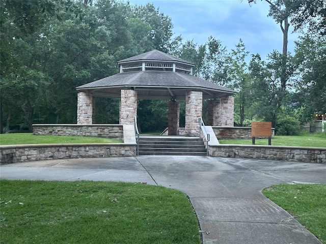 1302 Royal Sands Ln, Houston, TX 77345 - view of property's community featuring a gazebo and a lawn