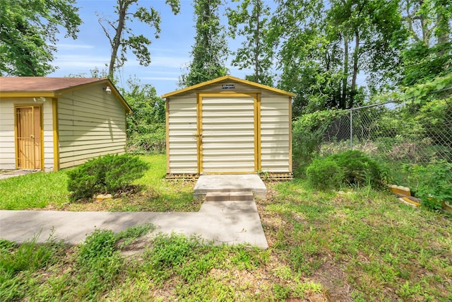 6803 Lakemont Dr, Houston, TX 77050 - view of shed with fence