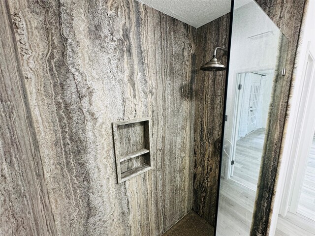 2323 Augusta Dr Unit 43, Houston, TX 77057 - bathroom with a textured ceiling