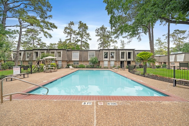 12633 Memorial Dr Unit 83, Houston, TX 77024 - community pool with fence