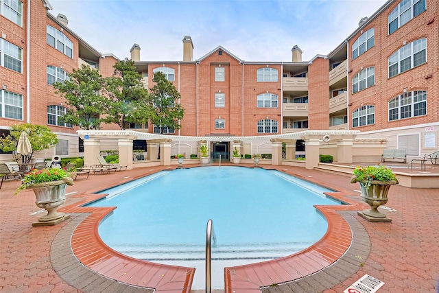 2111 Welch St Unit B117, Houston, TX 77019 - view of pool