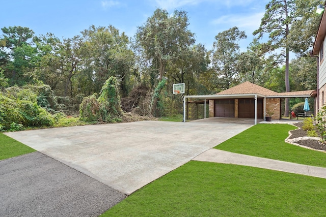 302 Tall Pines Dr, Magnolia, TX 77354 - view of basketball court featuring a yard