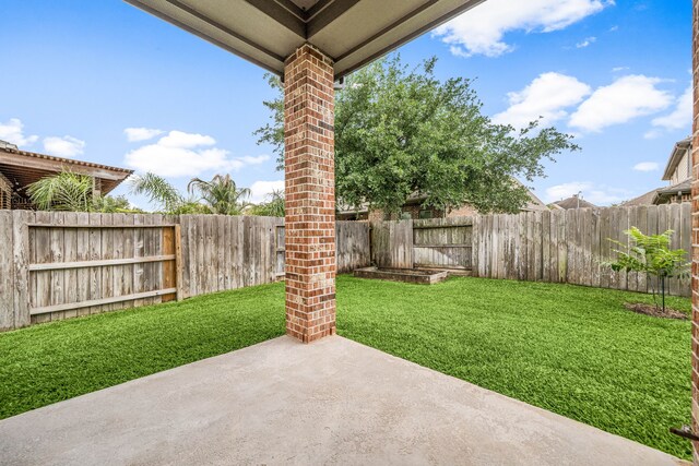 view of yard with a patio