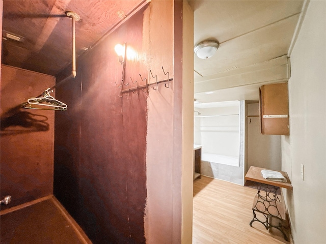 6710 County Road 203, Liverpool, TX 77577 - spacious closet with wood finished floors