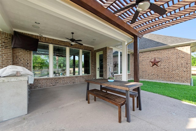 view of patio / terrace with a ceiling fan, outdoor dining space, and a pergola